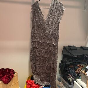 Le Chateau Beige Lace 20s Style Midi Dress